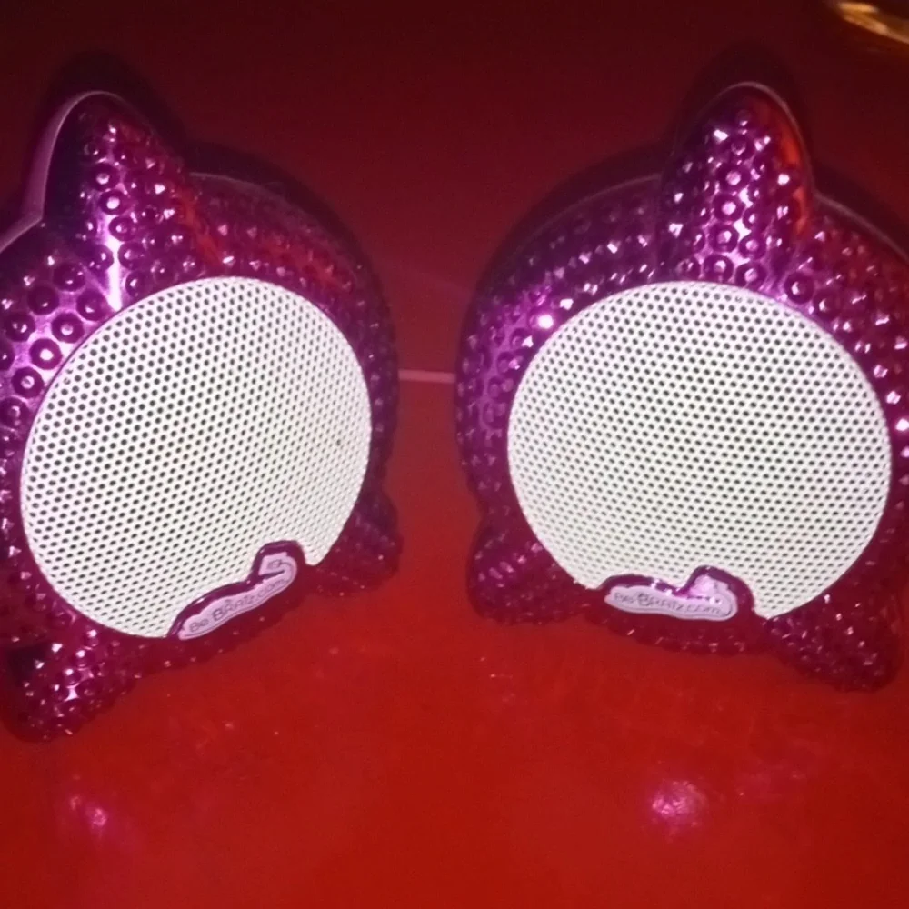 Bratz mini hot pink laptop speakers